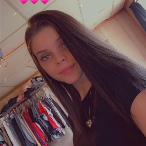 Meet your Posher, Brittany - Picture 1 of 1